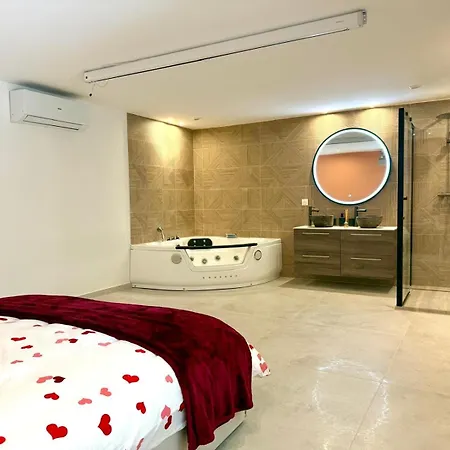 Jacuzzi In Διαμέρισμα Κάννες